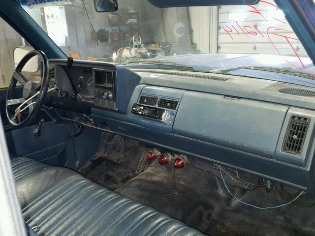 1GTFC24C6LE549663 - 1990 GMC SIERRA C25 BLUE photo 9