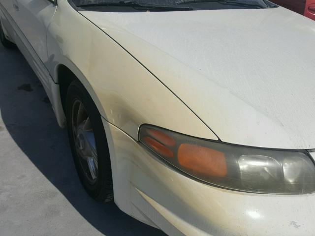 1G2HY54K314206870 - 2001 PONTIAC BONNEVILLE WHITE photo 9