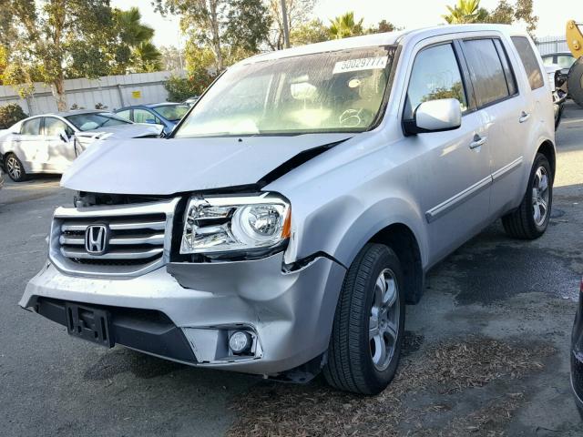 5FNYF3H40CB024668 - 2012 HONDA PILOT EX SILVER photo 2