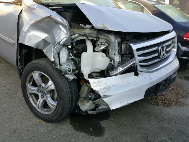 5FNYF3H40CB024668 - 2012 HONDA PILOT EX SILVER photo 9