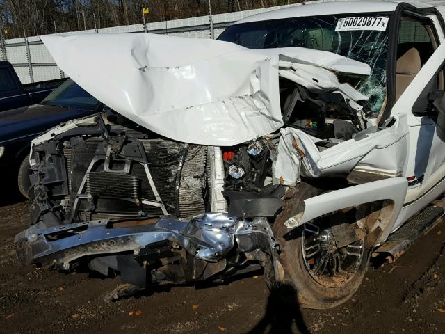 1GCHC23295F948369 - 2005 CHEVROLET SILVERADO WHITE photo 9