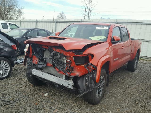 3TMDZ5BN0HM021565 - 2017 TOYOTA TACOMA DOU ORANGE photo 2