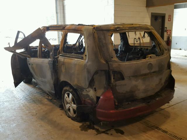 2V4RW3DG0BR637418 - 2011 VOLKSWAGEN ROUTAN SE MAROON photo 3