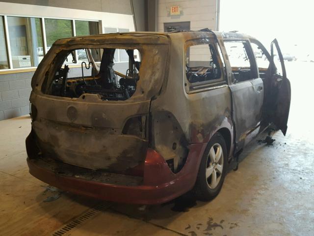 2V4RW3DG0BR637418 - 2011 VOLKSWAGEN ROUTAN SE MAROON photo 4