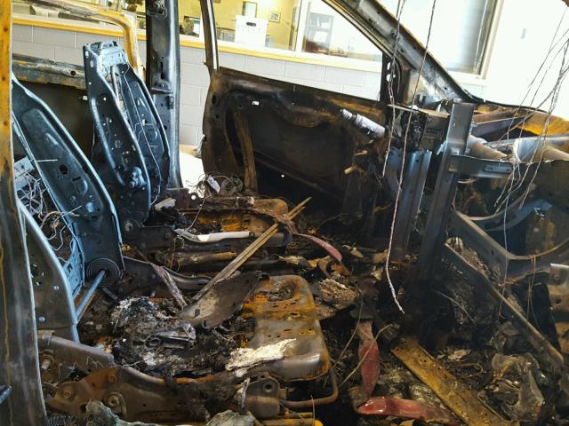 2V4RW3DG0BR637418 - 2011 VOLKSWAGEN ROUTAN SE MAROON photo 5