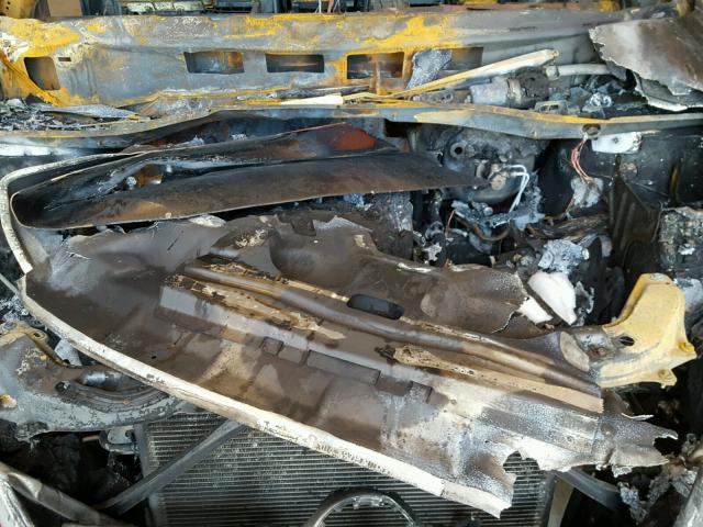 2V4RW3DG0BR637418 - 2011 VOLKSWAGEN ROUTAN SE MAROON photo 7