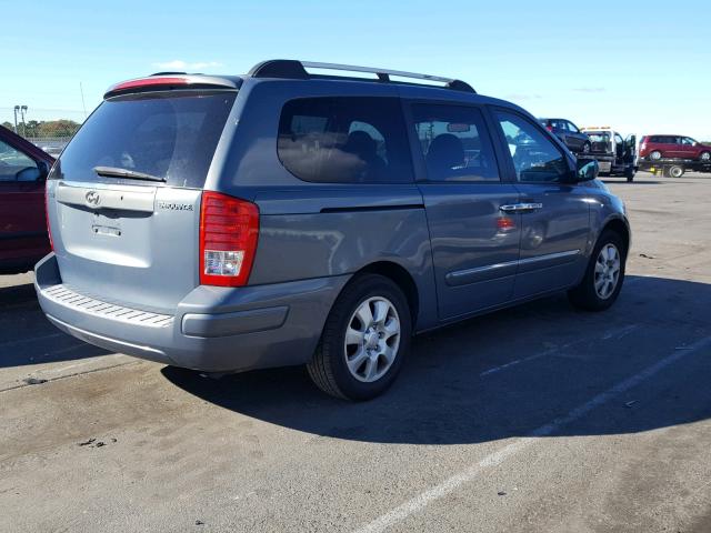 KNDMC233476030622 - 2007 HYUNDAI ENTOURAGE GRAY photo 4