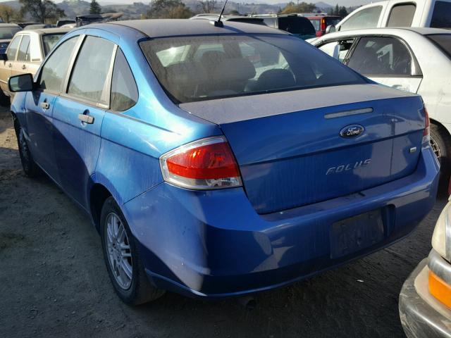 1FAHP3FN9AW257455 - 2010 FORD FOCUS SE BLUE photo 3