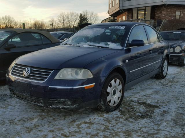 WVWPD63B22P352798 - 2002 VOLKSWAGEN PASSAT GLS BLUE photo 2