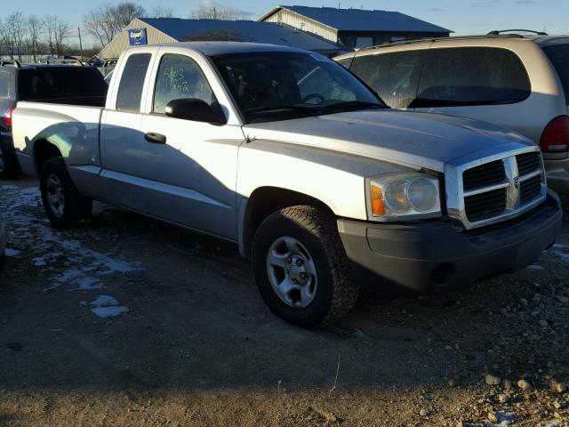 1D7HE22N05S193650 - 2005 DODGE DAKOTA ST SILVER photo 1