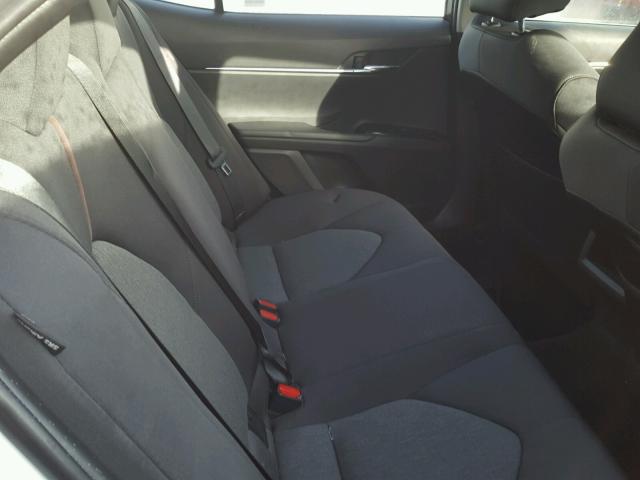 4T1B11HK3JU503304 - 2018 TOYOTA CAMRY L 白色 照片 6