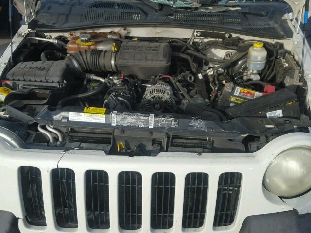 1J4GL48K42W125516 - 2002 JEEP LIBERTY SP WHITE photo 7