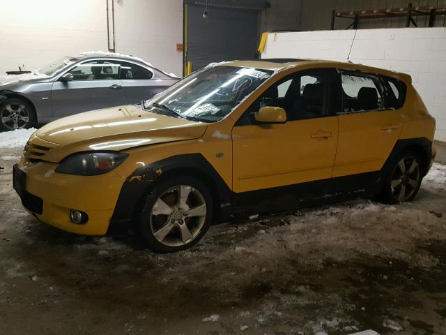 JM1BK343X41135401 - 2004 MAZDA 3 HATCHBAC YELLOW photo 2