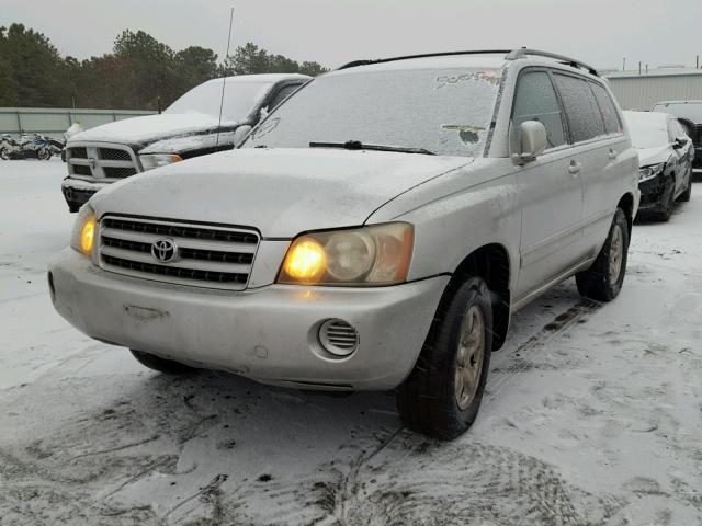 JTEHD21A020018457 - 2002 TOYOTA HIGHLANDER CREAM photo 2