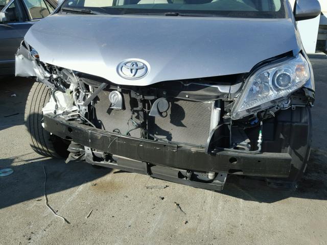 5TDKK3DC8CS274976 - 2012 TOYOTA SIENNA LE SILVER photo 9