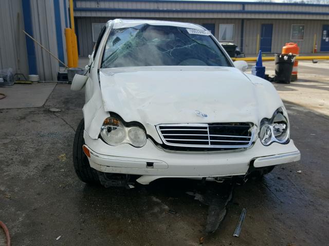 WDBRF52H37F893681 - 2007 MERCEDES-BENZ C 230 WHITE photo 9