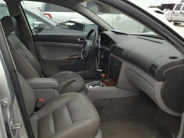 WVWYH63B12E322650 - 2002 VOLKSWAGEN PASSAT GLX 银色 照片 5