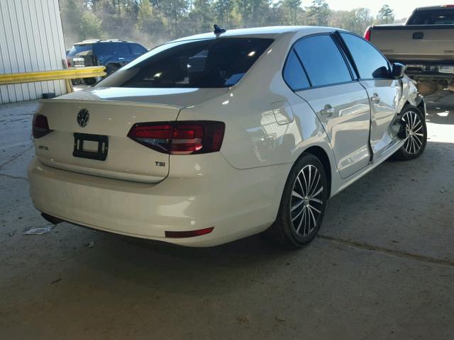 3VWD17AJ6GM355564 - 2016 VOLKSWAGEN JETTA SPOR WHITE photo 4