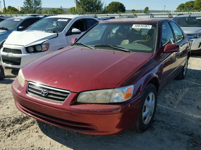 4T1BG22K51U046458 - 2001 TOYOTA CAMRY CE RED photo 2