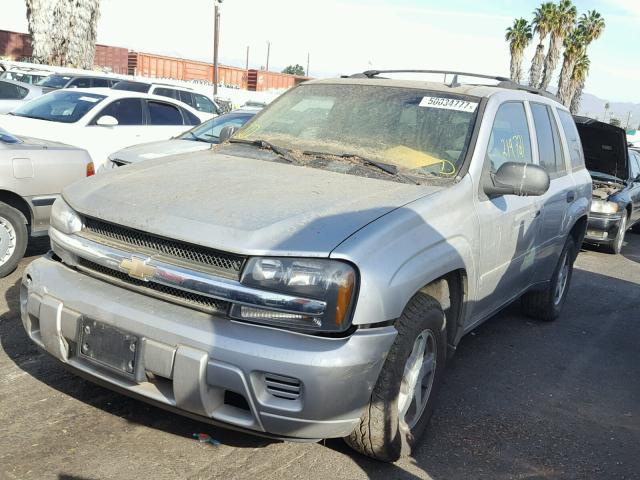 1GNDT13S062198143 - 2006 CHEVROLET TRAILBLAZE SILVER photo 2