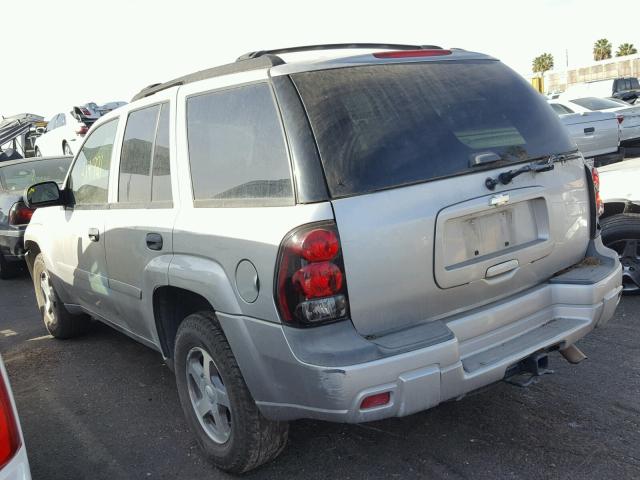 1GNDT13S062198143 - 2006 CHEVROLET TRAILBLAZE SILVER photo 3