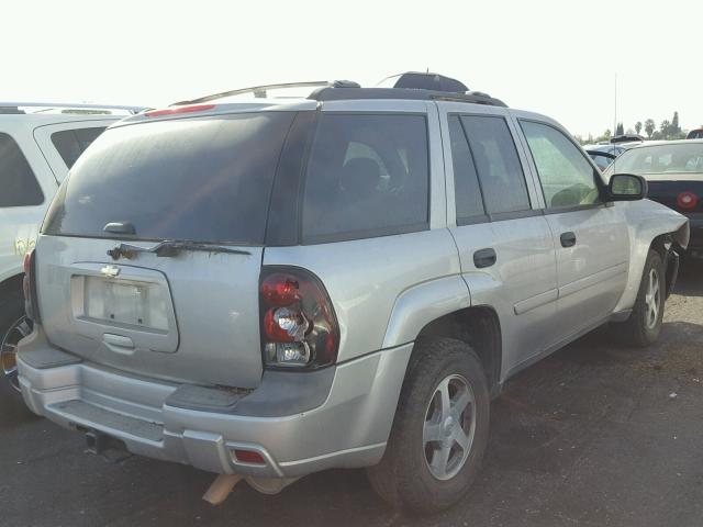 1GNDT13S062198143 - 2006 CHEVROLET TRAILBLAZE SILVER photo 4