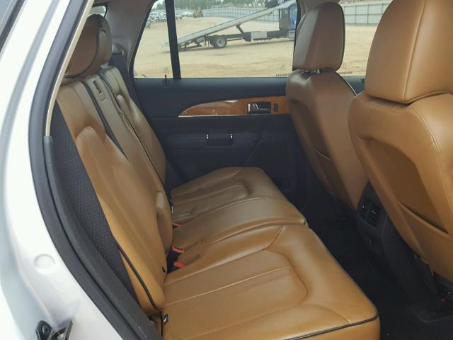 2LMDJ6JK8CBL06030 - 2012 LINCOLN MKX SILVER photo 6