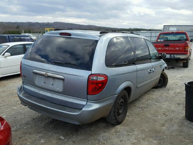 2C4GP44R65R510053 - 2005 CHRYSLER TOWN & COU BLUE photo 4