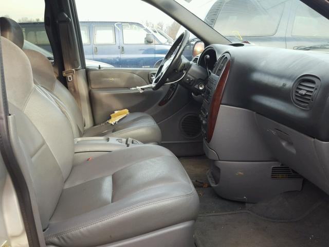 2C8GP64L34R509978 - 2004 CHRYSLER TOWN & COU Gümüş foto 5