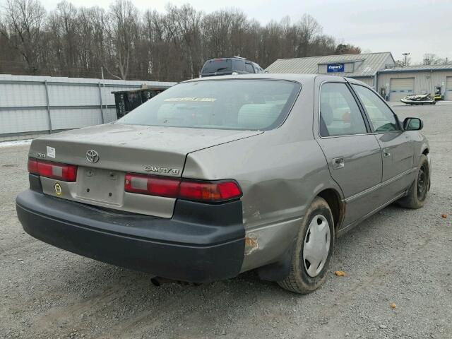 4T1BG22K8WU207375 - 1998 TOYOTA CAMRY CE SILVER photo 4