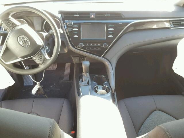 4T1B11HK1JU515046 - 2018 TOYOTA CAMRY L 白色 照片 9