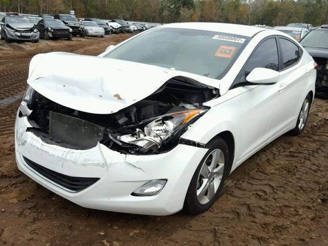 5NPDH4AE8DH450581 - 2013 HYUNDAI ELANTRA GL WHITE photo 2