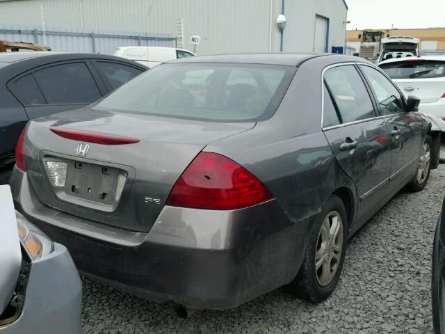 1HGCM563X6A811423 - 2006 HONDA ACCORD SE GRAY photo 4