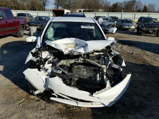 3N1CE2CP9GL357762 - 2016 NISSAN VERSA NOTE WHITE photo 9