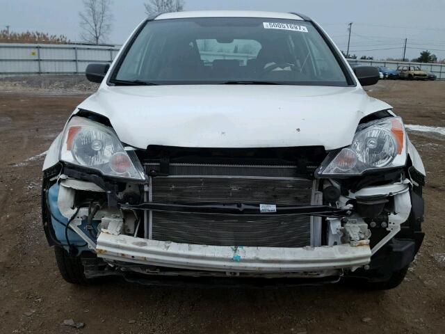 5J6RE38309L012020 - 2009 HONDA CR-V LX WHITE photo 9