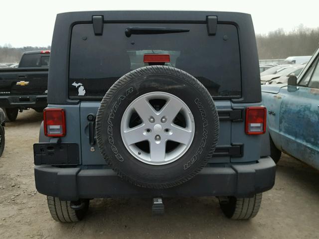 1C4BJWDG3FL774184 - 2015 JEEP WRANGLER U GRAY photo 9