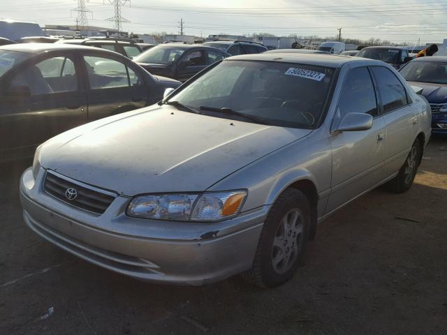 4T1BF22K3YU095011 - 2000 TOYOTA CAMRY LE GRAY photo 2