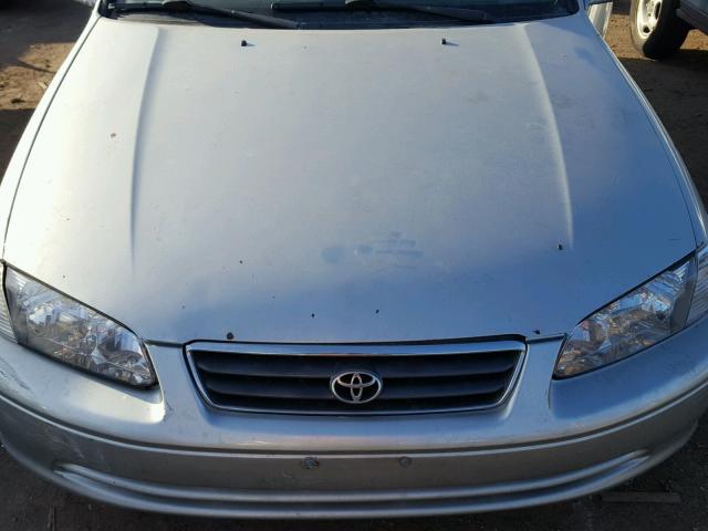 4T1BF22K3YU095011 - 2000 TOYOTA CAMRY LE GRAY photo 7