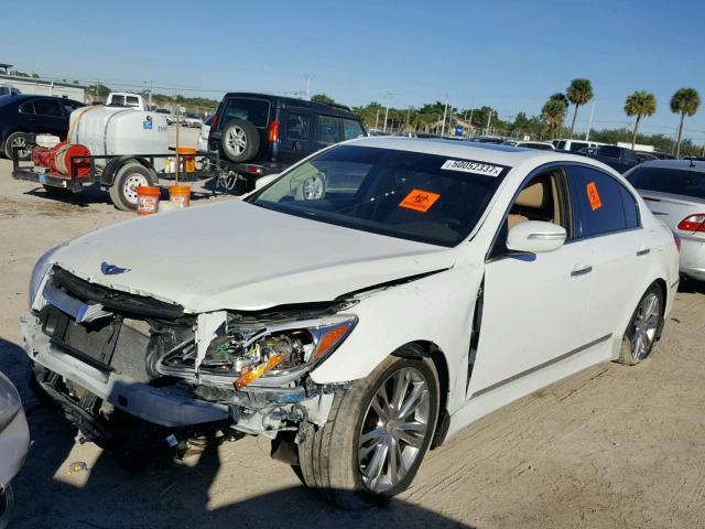 KMHGC4DF9CU206888 - 2012 HYUNDAI GENESIS 4. WHITE photo 2