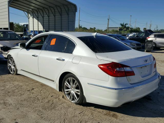 KMHGC4DF9CU206888 - 2012 HYUNDAI GENESIS 4. WHITE photo 3