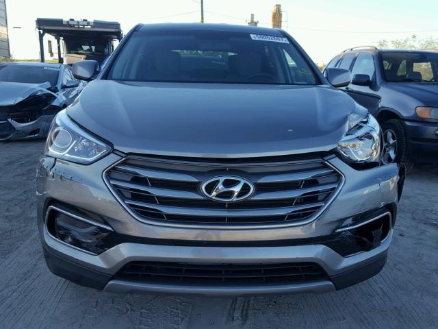 5XYZT3LB6HG386359 - 2017 HYUNDAI SANTA FE S GRAY photo 7