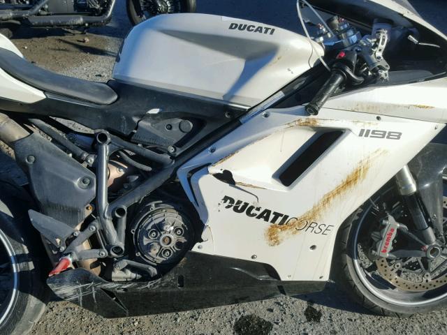 ZDM1XBLW89B022698 - 2009 DUCATI 1198 BASE WHITE photo 9