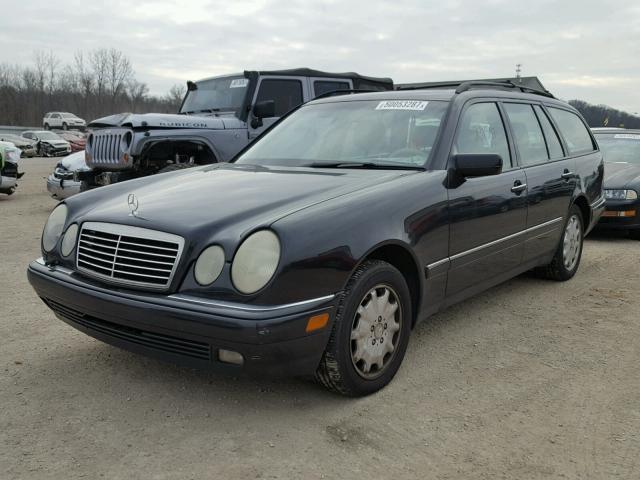 WDBJH82F6XX014773 - 1999 MERCEDES-BENZ E 320 4MAT BLACK photo 2