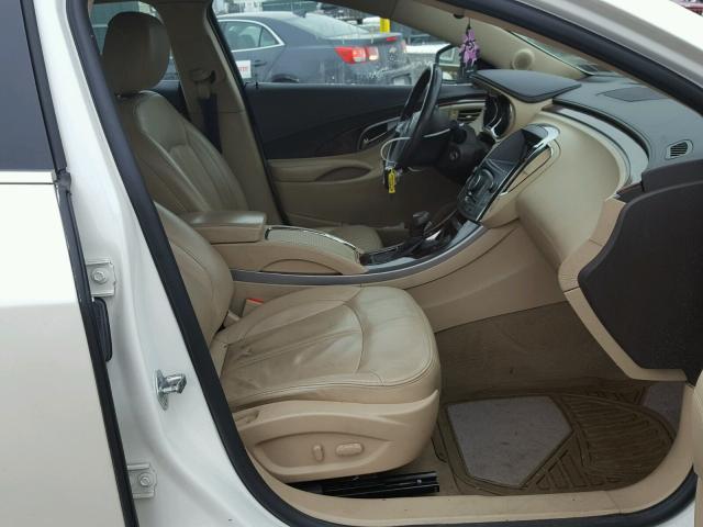1G4GC5ED2BF277047 - 2011 BUICK LACROSSE C WHITE photo 5