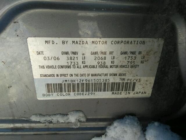 JM1BK12F961505385 - 2006 MAZDA 3 I GRAY photo 10