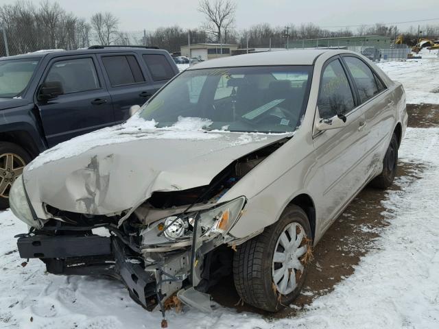 4T1BE32KX6U130455 - 2006 TOYOTA CAMRY LE GOLD photo 2