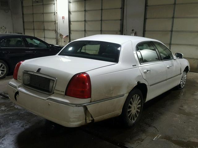 1LNHM82W83Y611578 - 2003 LINCOLN TOWN CAR S WHITE photo 4