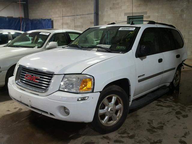 1GKDT13S962154526 - 2006 GMC ENVOY WHITE photo 2