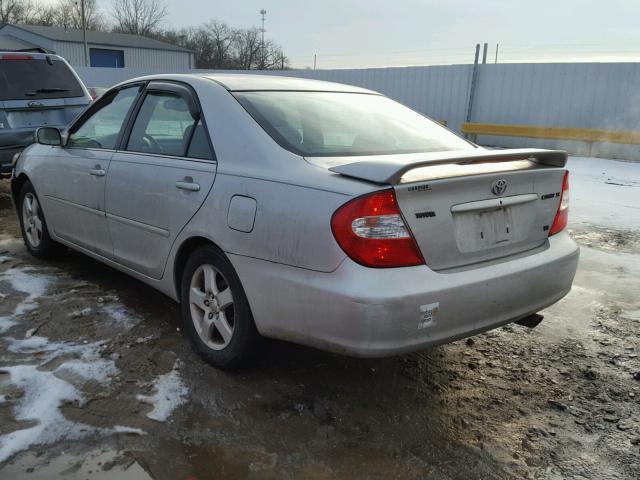 4T1BA32K24U505036 - 2004 TOYOTA CAMRY SE SILVER photo 3