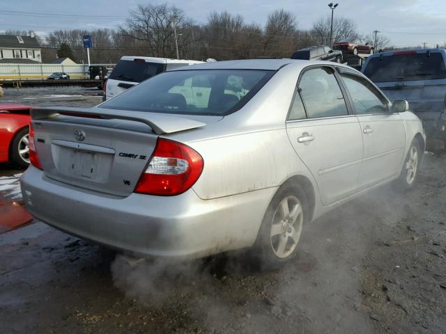 4T1BA32K24U505036 - 2004 TOYOTA CAMRY SE SILVER photo 4